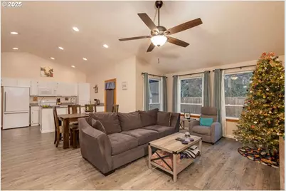 959 SW Oriole St, McMinnville, OR 97128 - Photo 7