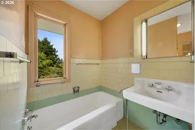 2418 1st St, Tillamook, OR 97141 - Photo 17