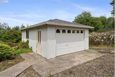 2418 1st St, Tillamook, OR 97141 - Photo 35