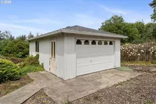 2418 1st St, Tillamook, OR 97141 - Photo 35