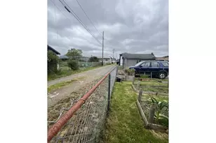 2035 Cedar Ave, Reedsport, OR 97467 - Photo 5