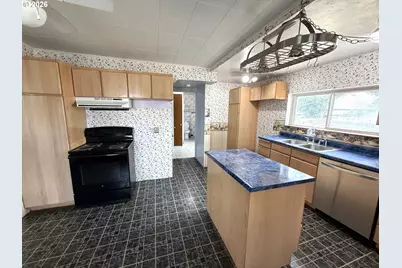 209 W Broadway St, Goldendale, WA 98620 - Photo 19