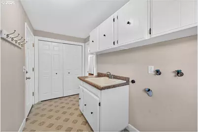 2855 SE Cornutt St, Hillsboro, OR 97123 - Photo 29