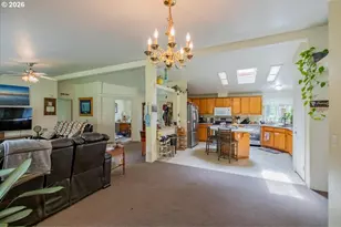 42927 Island Inn Dr, Lebanon, OR 97355 - Photo 37