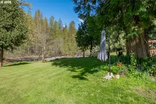 42927 Island Inn Dr, Lebanon, OR 97355 - Photo 15