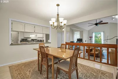 218 Cervantes #B, Lake Oswego, OR 97035 - Photo 11