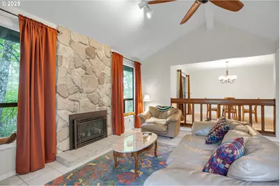 218 Cervantes #B, Lake Oswego, OR 97035 - Photo 3