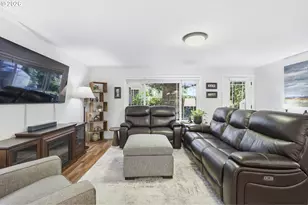 910 NW Hertel St, Hillsboro, OR 97124 - Photo 21