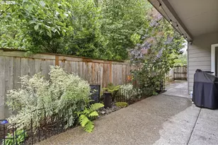 910 NW Hertel St, Hillsboro, OR 97124 - Photo 47