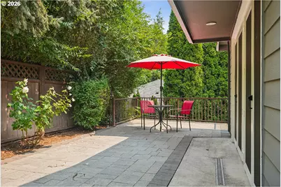 1638 SW Upland Dr, Portland, OR 97221 - Photo 37