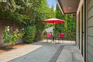 1638 SW Upland Dr, Portland, OR 97221 - Photo 37
