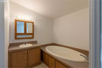 87428 McTimmons Ln, Bandon, OR 97411 - Photo 23