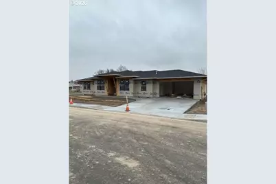 904 SW 43rd St, Pendleton, OR 97801 - Photo 1