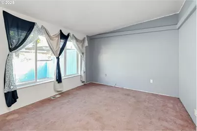 5510 E St, Springfield, OR 97478 - Photo 7