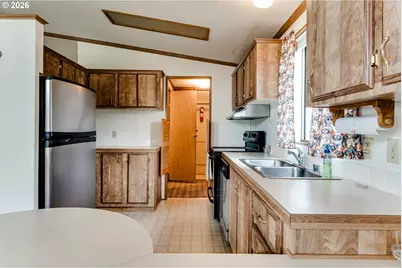 88756 Sprague St, Elmira, OR 97437 - Photo 9