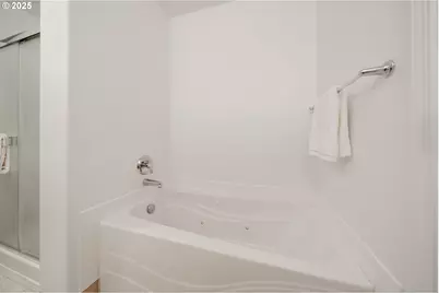 5700 NE 82nd Ave, Vancouver, WA 98662 - Photo 17