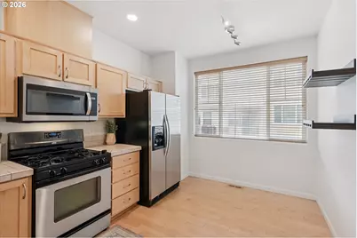 15400 SW Mallard Dr, Beaverton, OR 97007 - Photo 9