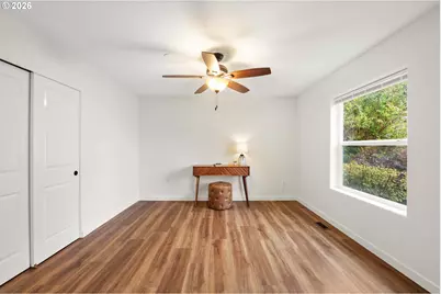 1580 8th St, Astoria, OR 97103 - Photo 9