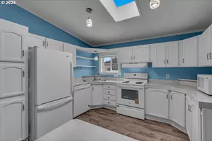 12450 SW Fischer Rd, Portland, OR 97224 - Photo 11
