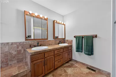 269 Bailey Dr, Roseburg, OR 97471 - Photo 21