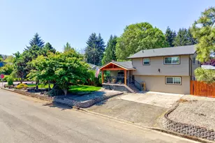 1308 NW Garden St, Roseburg, OR 97471 - Photo 7