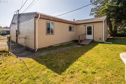 1726 Johnson St, North Bend, OR 97459 - Photo 41