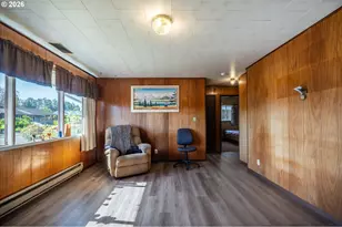 1726 Johnson St, North Bend, OR 97459 - Photo 3