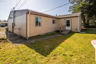 1726 Johnson St, North Bend, OR 97459 - Photo 25