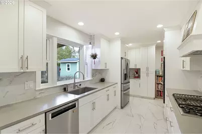 4545 SE Derry Ln, Milwaukie, OR 97267 - Photo 9