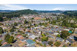 875 York St, Reedsport, OR 97467 - Photo 37