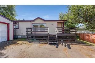 875 York St, Reedsport, OR 97467 - Photo 5
