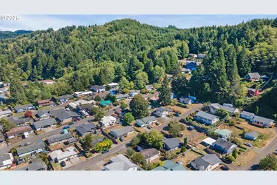 875 York St, Reedsport, OR 97467 - Photo 39