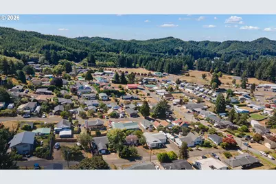 875 York St, Reedsport, OR 97467 - Photo 35