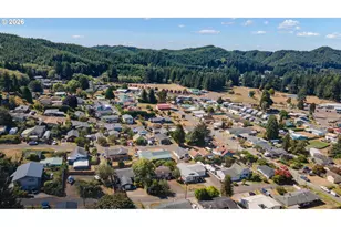 875 York St, Reedsport, OR 97467 - Photo 35