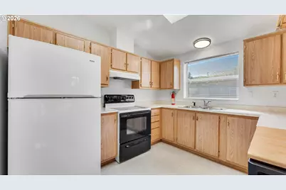 875 York St, Reedsport, OR 97467 - Photo 13