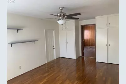 1672 NW Dogwood St, Roseburg, OR 97471 - Photo 11