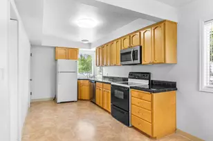 2040 N Rosa Parks Way, Portland, OR 97217 - Photo 5