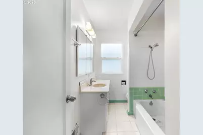 2040 N Rosa Parks Way, Portland, OR 97217 - Photo 9