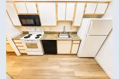 10345 NE Clackamas St #22, Portland, OR 97220 - Photo 3