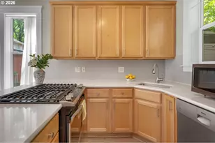 2372 NW Glisan St, Portland, OR 97210 - Photo 11
