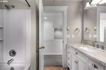 2372 NW Glisan St #6, Portland, OR 97210 - Photo 31
