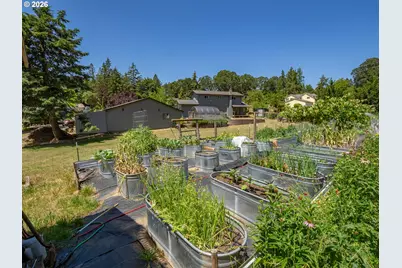 2813 NE Roberts Ln, Newberg, OR 97132 - Photo 41