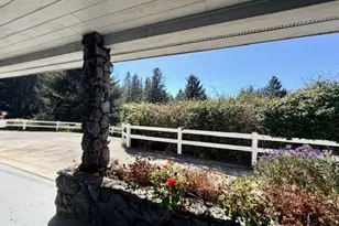 95717 Pinewood Ln, Brookings, OR 97415 - Photo 3