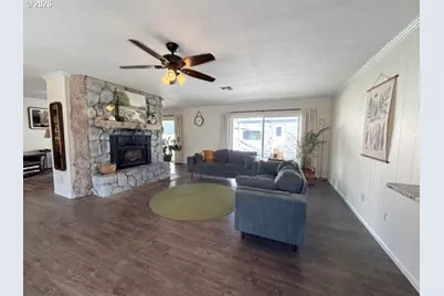 95717 Pinewood Ln, Brookings, OR 97415 - Photo 7