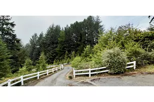 95717 Pinewood Ln, Brookings, OR 97415 - Photo 3