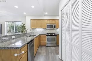 8065 SW Carol Ann Ct, Portland, OR 97224 - Photo 5