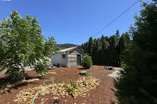 166 Peacock Ln, Myrtle Creek, OR 97457 - Photo 31