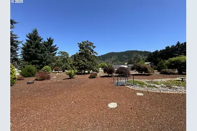 166 Peacock Ln, Myrtle Creek, OR 97457 - Photo 21