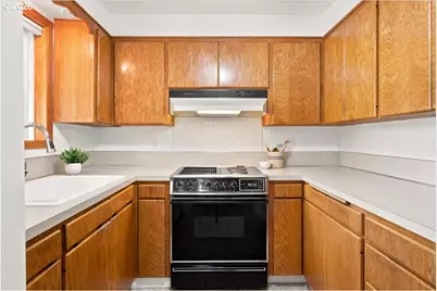 1222 NE Leo St, Keizer, OR 97303 - Photo 11