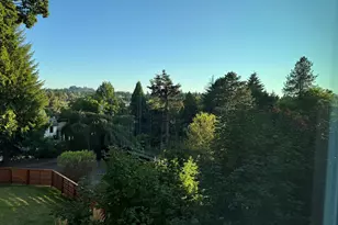 2713 SW Hume Ct, Portland, OR 97219 - Photo 33